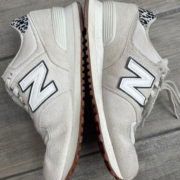 New Balance White and Black Sneakers Classic Design - Picture 3 of 6